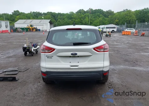 2015 Ford Escape S z USA, uszkodzony, nr VIN 1FMCU0F76FUA09224